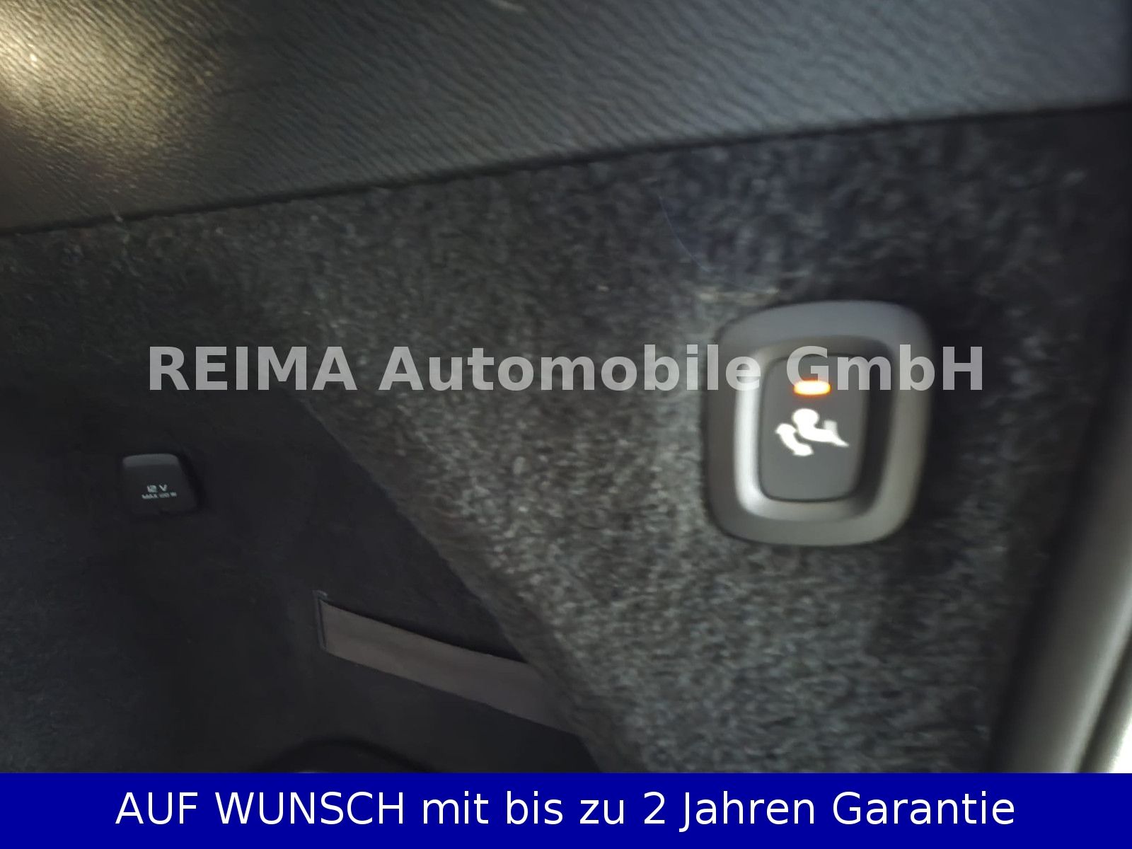 Fahrzeugabbildung Volvo XC 90 2,0 D Momentum AWD, 7 Sitzer, ACC