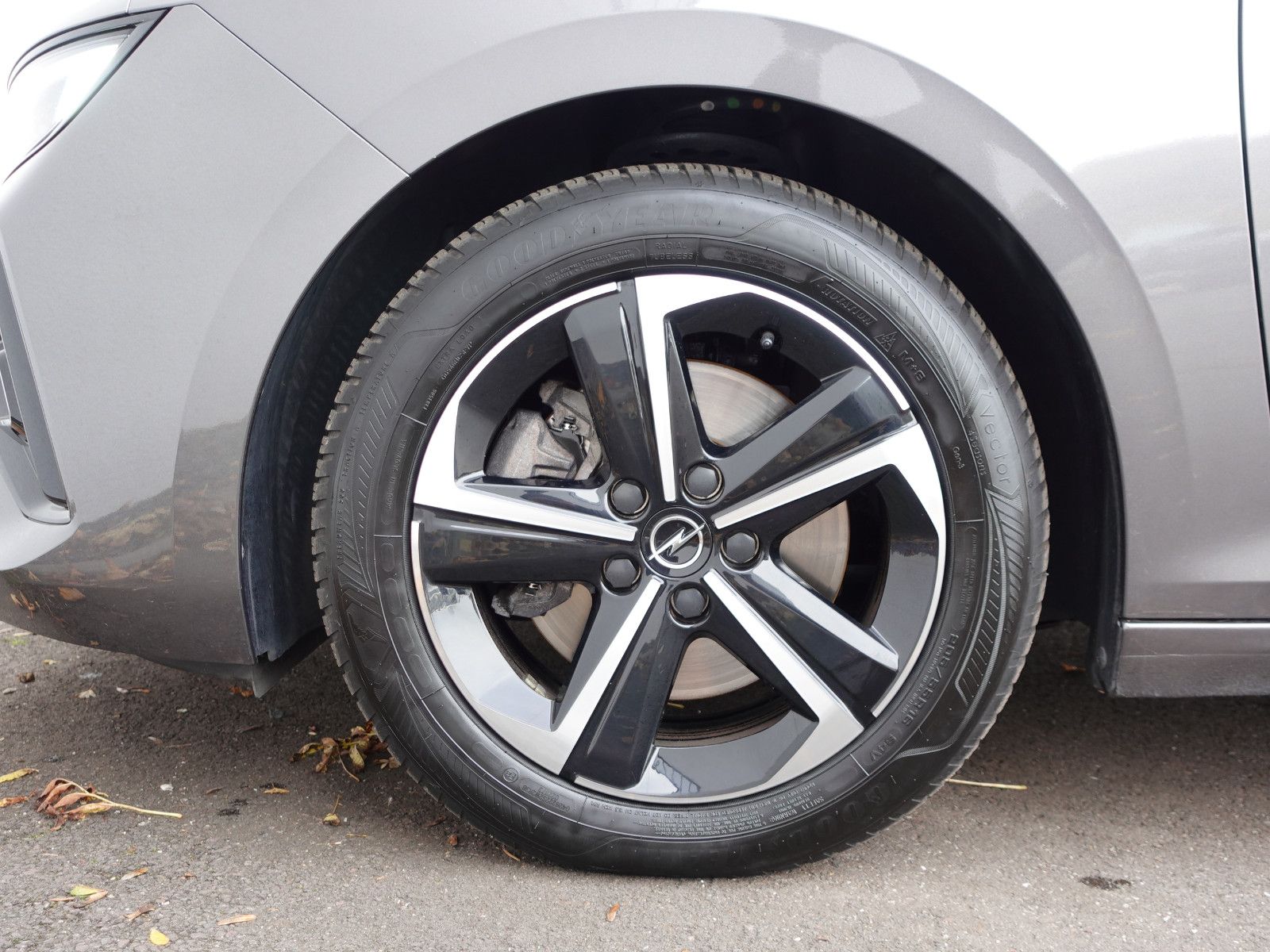 Fahrzeugabbildung Opel Astra ST 1.2T GS Automatik Navi,LED,PDC,Kamera