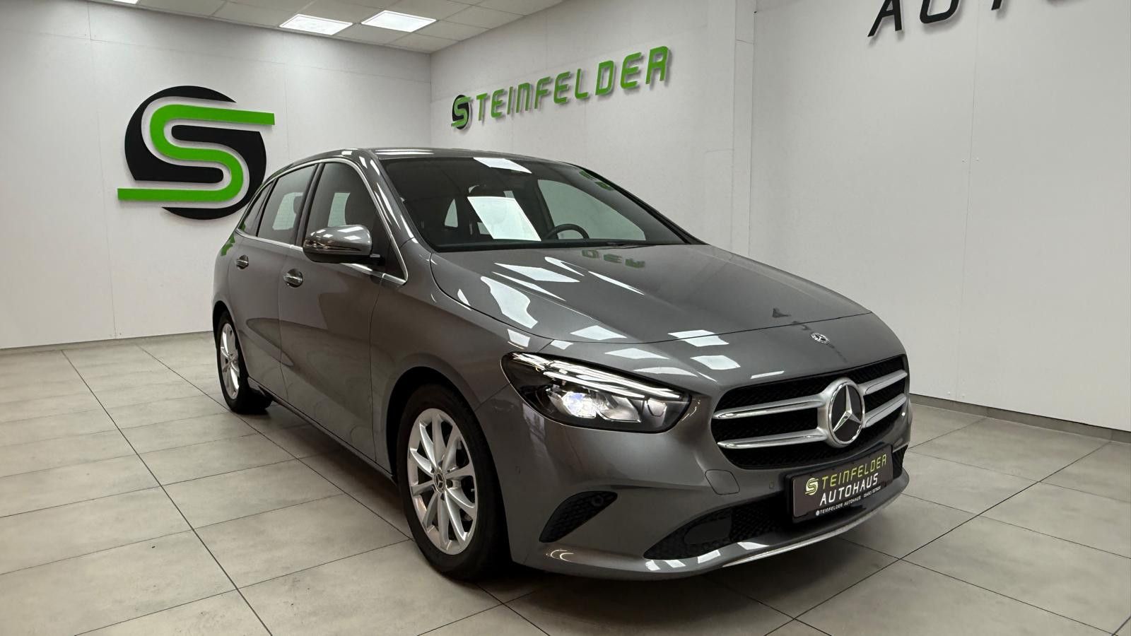 MERCEDES-BENZ B 180/AHK/SPURHALTE/SHZ/MFL/LED/NAVI/