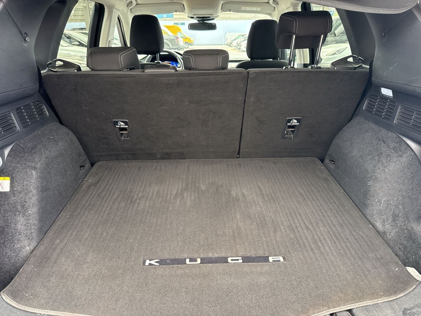 Fahrzeugabbildung Ford Kuga Plug-In Hybrid Titanium Hagelschaden AHK sc