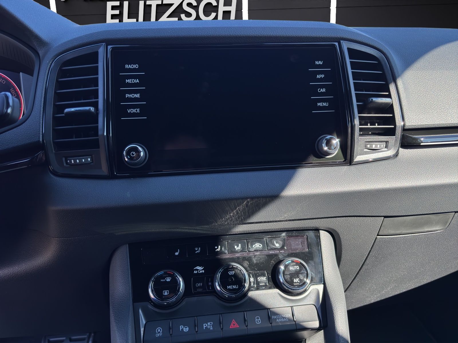 Fahrzeugabbildung SKODA Karoq Sportline 2.0 TSI 4x4 AHZ Matrix LED ACC C