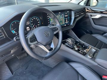 Volkswagen Touareg - 12