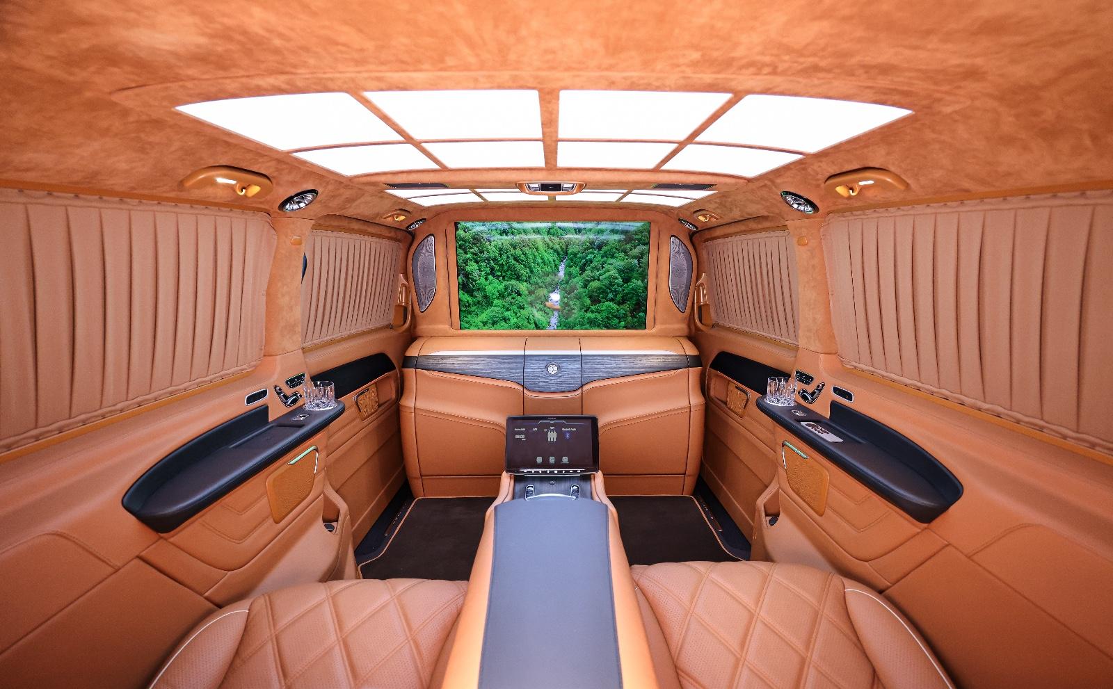Mercedes-Benz V 300 d 4MATIC Extralong | Airmatic | VIP Luxury