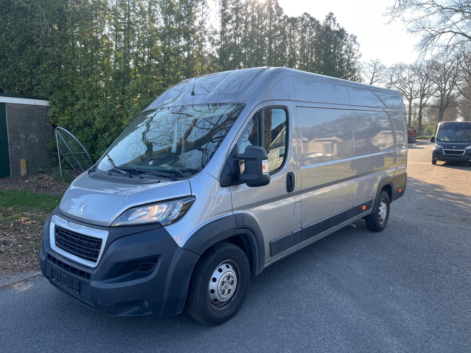 Peugeot Boxer AT MOTOR BEI 180.000 KM !