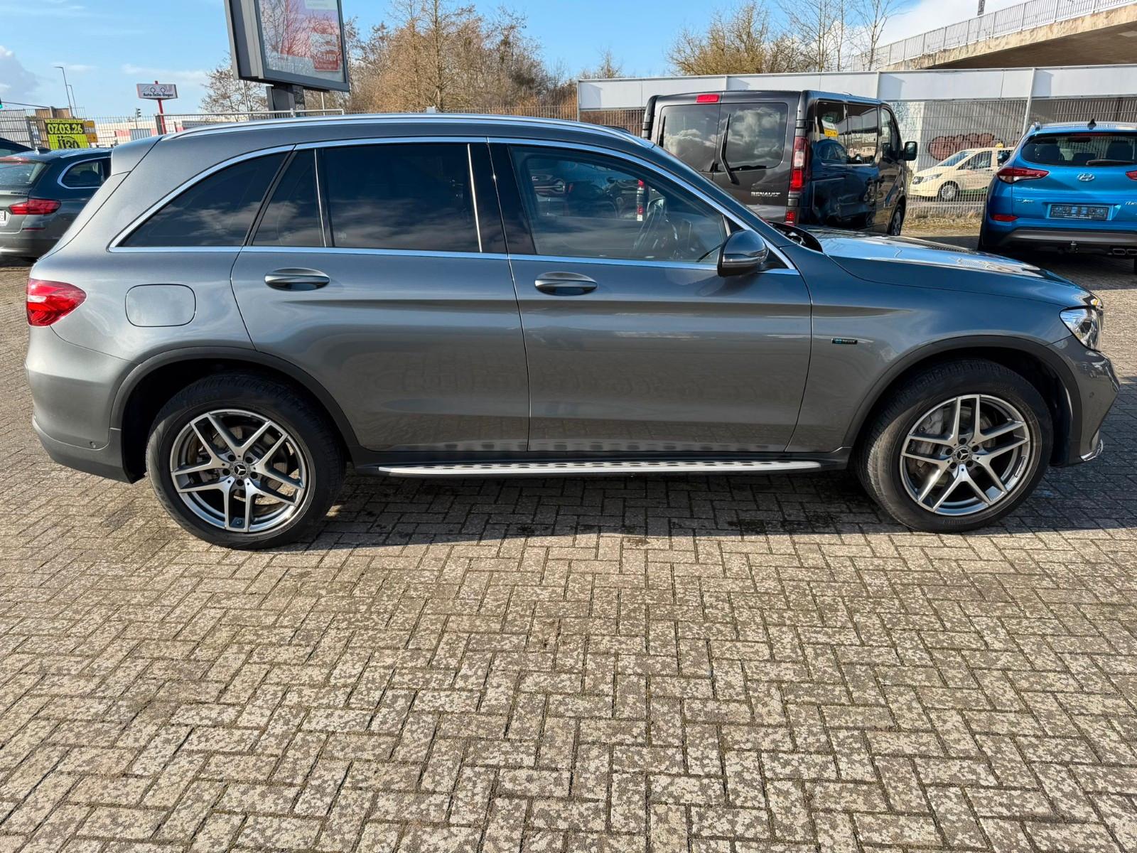 Mercedes-Benz GLC 350 AMG-Line Kamera Navi LED AHK