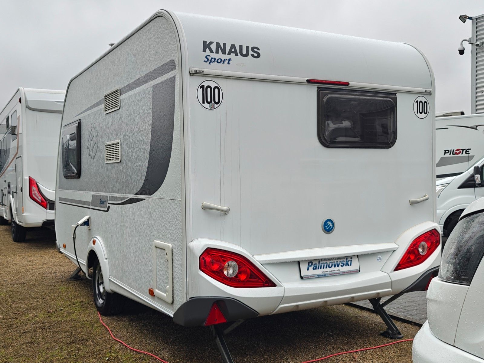 Fahrzeugabbildung Knaus Sport 400 LB - Doppelbett/Sitzgruppe, Superb -