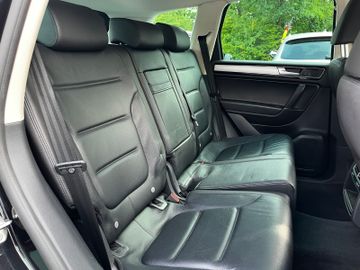 Volkswagen Touareg - 11