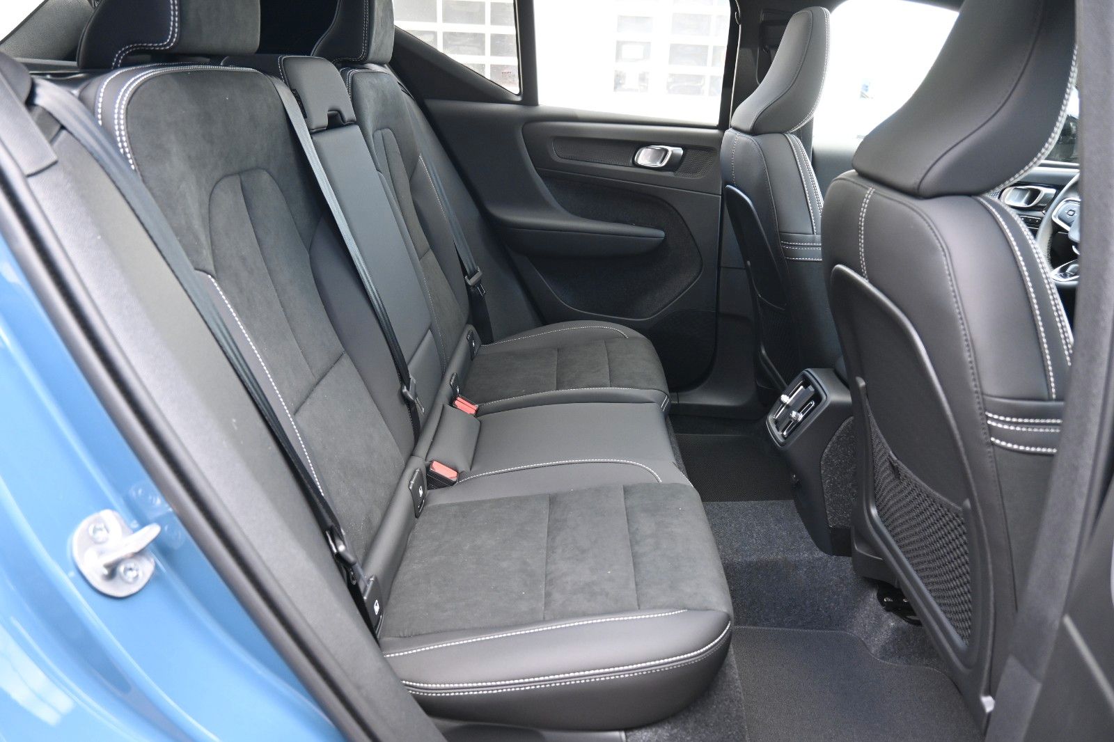 Fahrzeugabbildung Volvo XC40 B3 DKG Ultra Dark*FSHZG*PANO*360°*ACC
