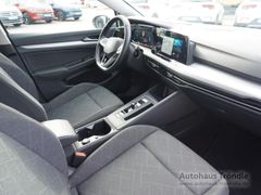 VW Golf VIII Life 1.0 eTSI DSG Bluetooth Navi LED