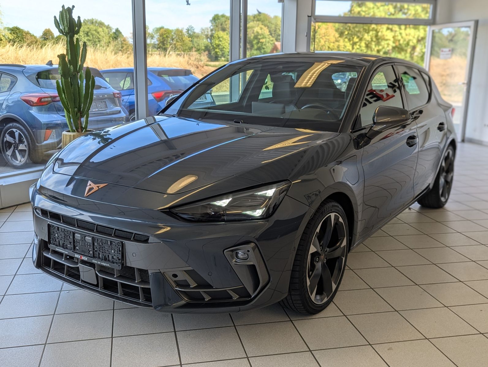 Fahrzeugabbildung CUPRA Leon 1.5 e-Hybrid Matrix Edge-Intelligent-Paket