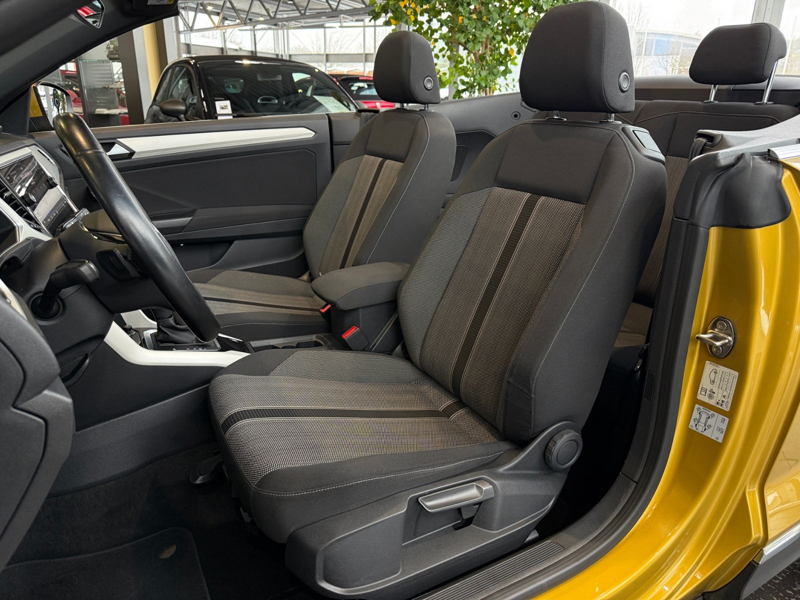 Fahrzeugabbildung Volkswagen T-Roc Cabriolet Style ACC LED NAV SHZ