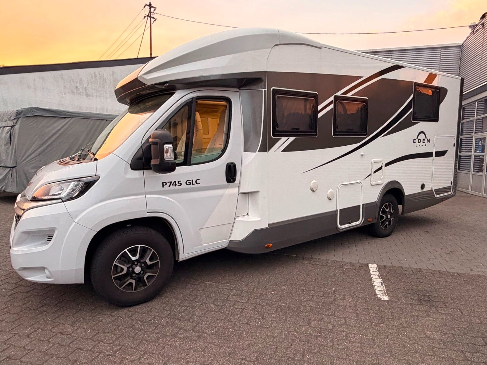 Fahrzeugabbildung Citroën Jumper Eden Camp P745 GLC Wohnmobil Markise