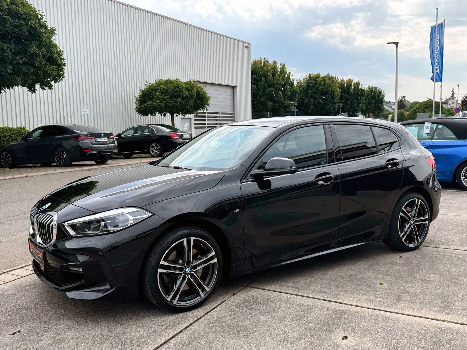Fahrzeugabbildung BMW 120i M-Sport Steptr. ACC KAM SHZ NAV LED CarPlay