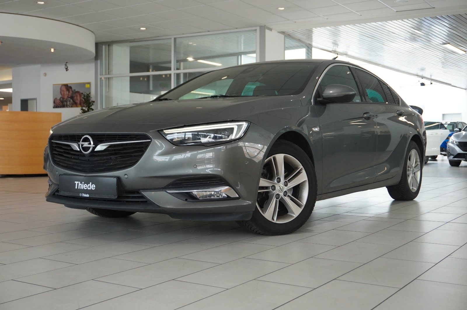 Fahrzeugabbildung Opel Insignia B GS 2.0D DYNAMIC NAVI/LED/KAMERA/AHK