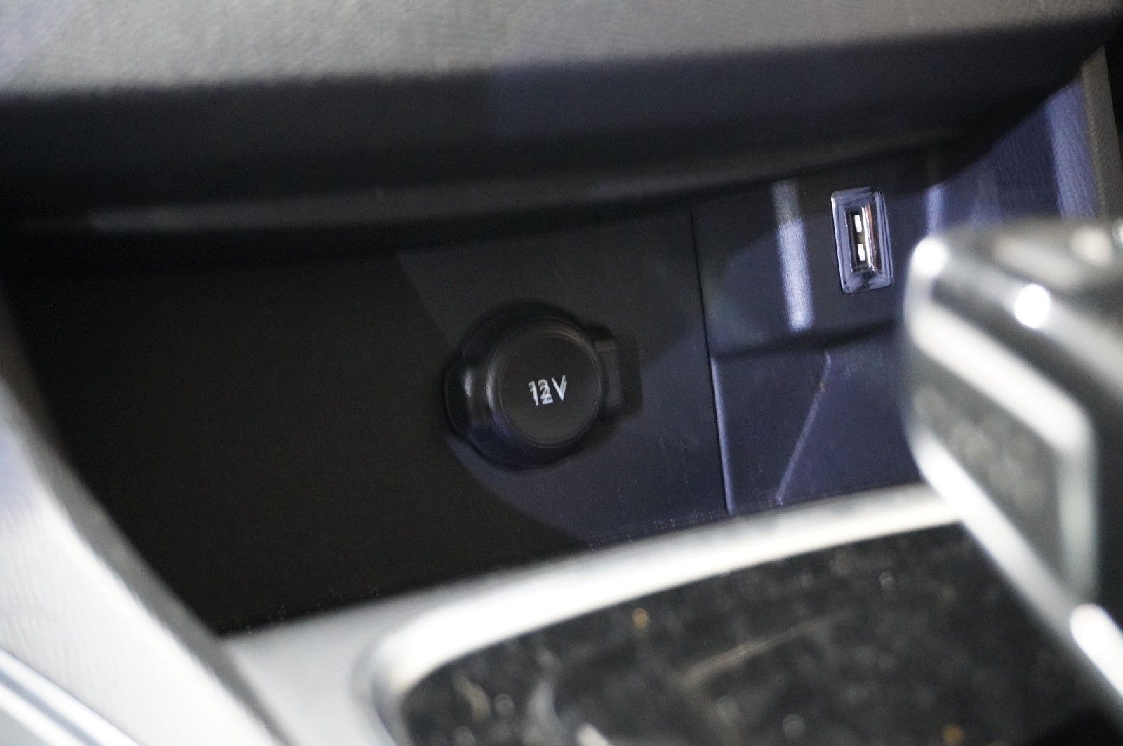 Fahrzeugabbildung Peugeot 308 LIM. 1.2T ACTICE PACK NAVI/LED/SPORT/NEBEL