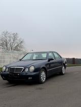 Mercedes-Benz Mercedes E klasse 200/210 Elegance - Mercedes-Benz E 200 in Saarbrücken