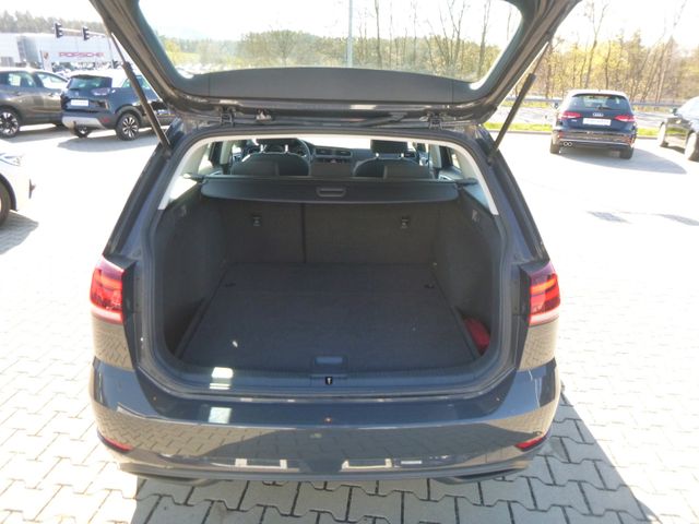 Fahrzeugabbildung Volkswagen Golf VII Variant >Navi/Klima/VW Connect<