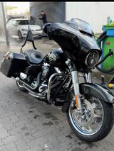 Harley-Davidson Street Glide  - KICKSTARTER