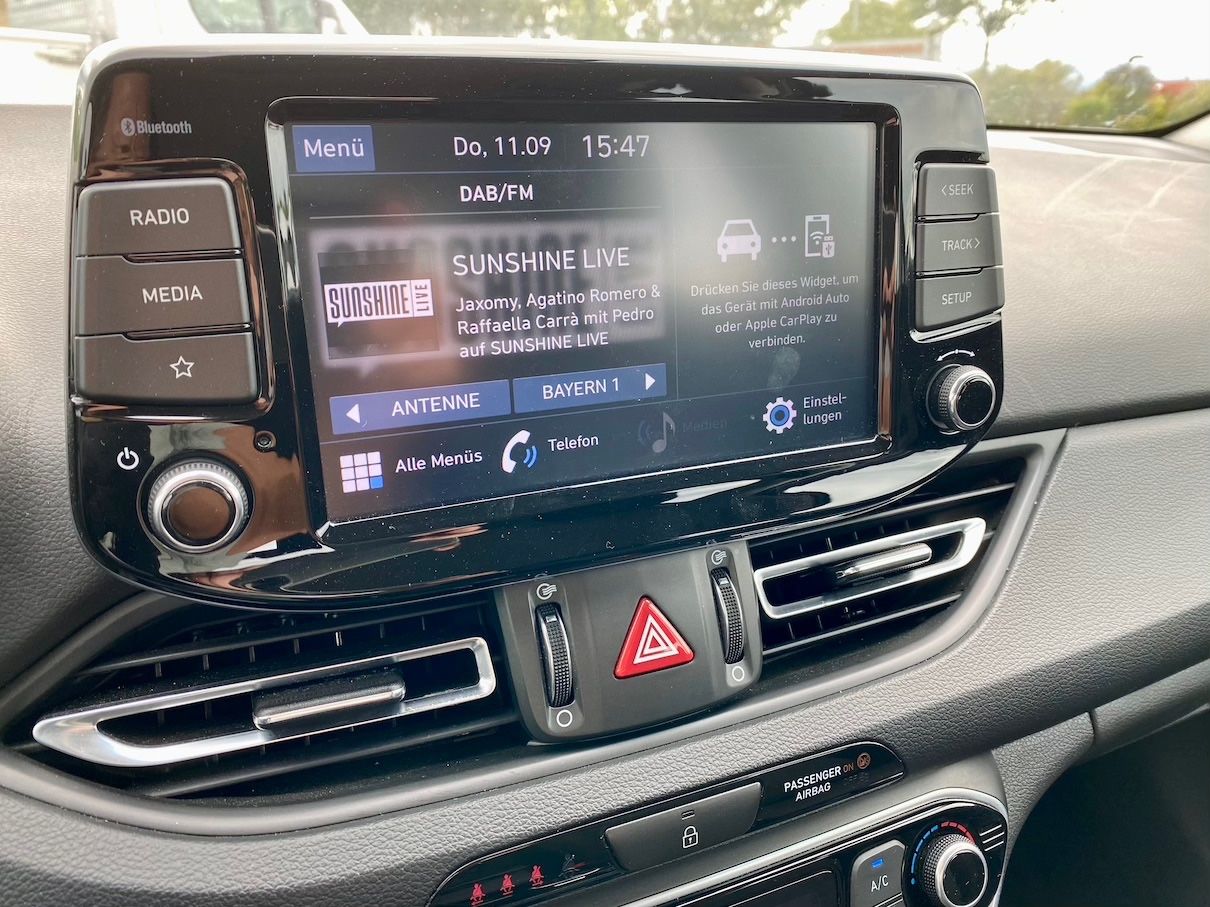 Fahrzeugabbildung Hyundai i30 1.0 DCT AAC SHZ ALLWETTER ALU