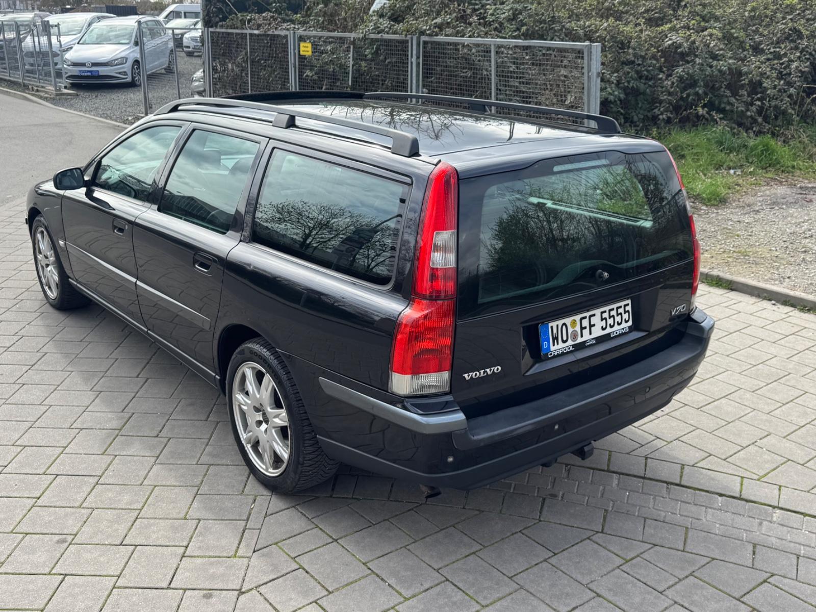 Volvo V70 2004 — photo 7