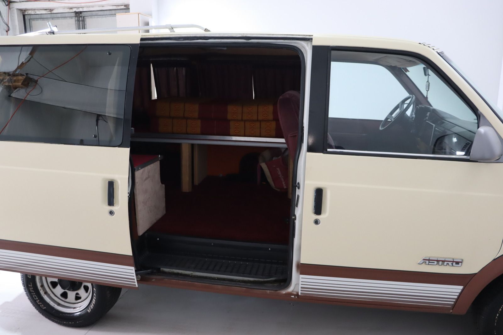 Fahrzeugabbildung Andere Chevrolet Astro Van WOMO * Vorzelt * HU/AU neu