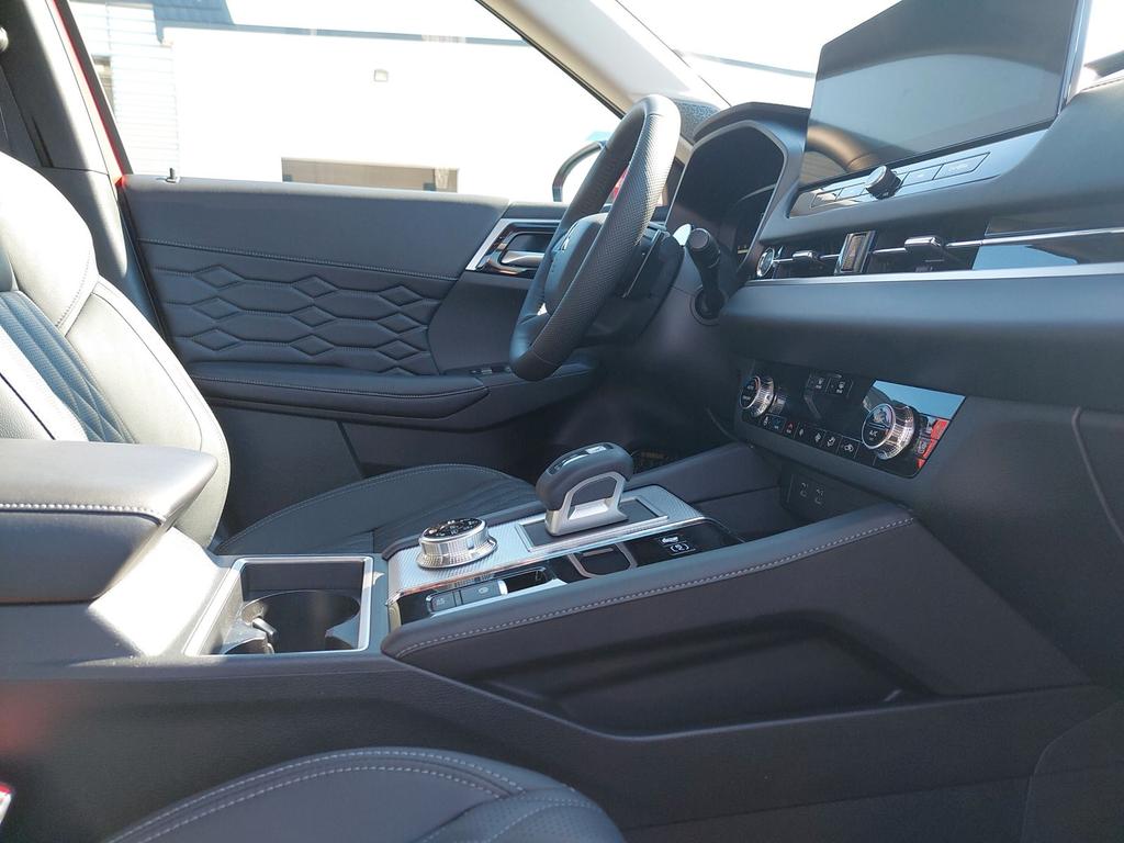 Mitsubishi Plug-in Hybrid Outlander