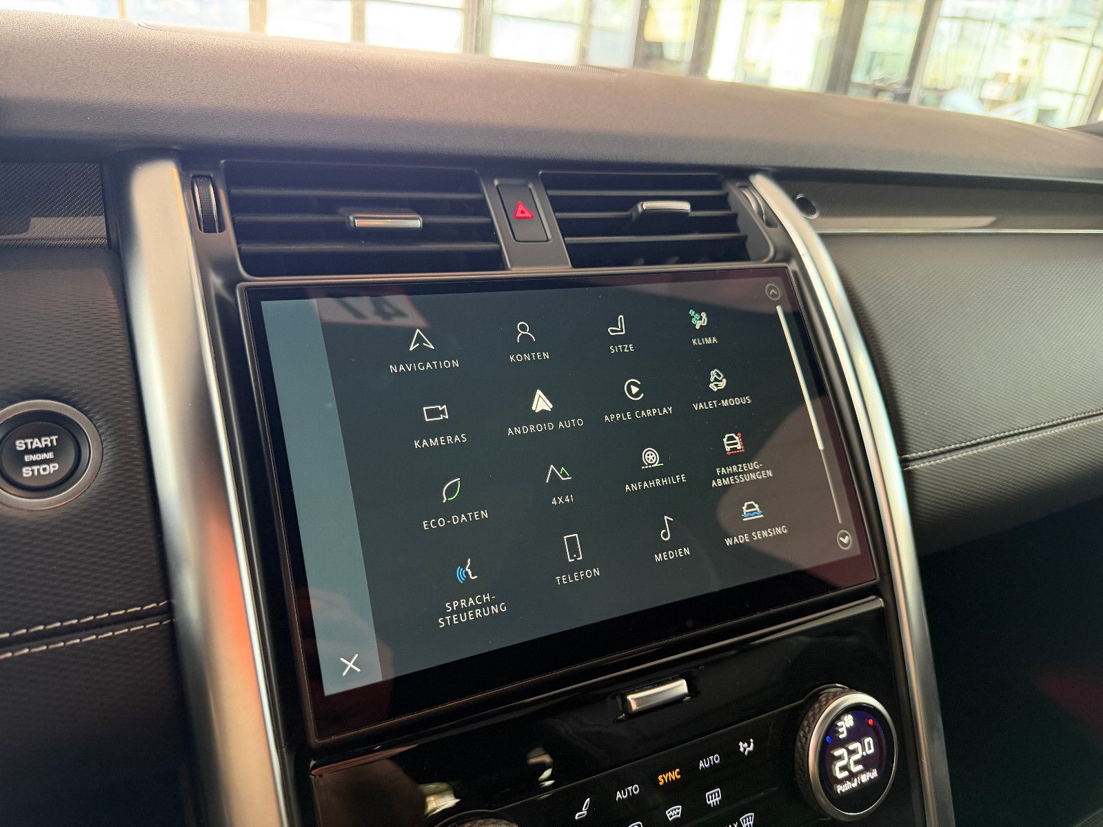 Fahrzeugabbildung Land Rover Discovery 5 R-Dynamic SE AWD/7-SITZER/360''KAM