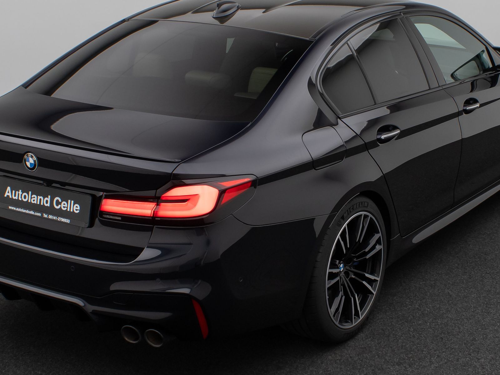 Fahrzeugabbildung BMW M5 xD 360°HUD DAB B&W SoftCl Massage Komfort