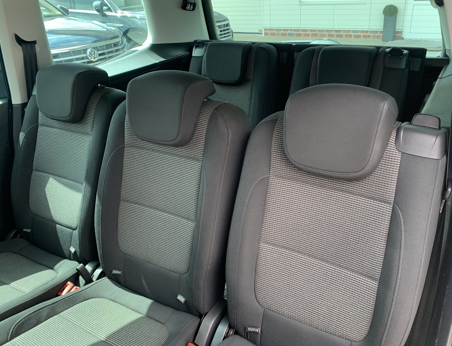 Fahrzeugabbildung Volkswagen Sharan 2.0 TDI*Comfortline*AHK*7 Sitze*Navi*Temp