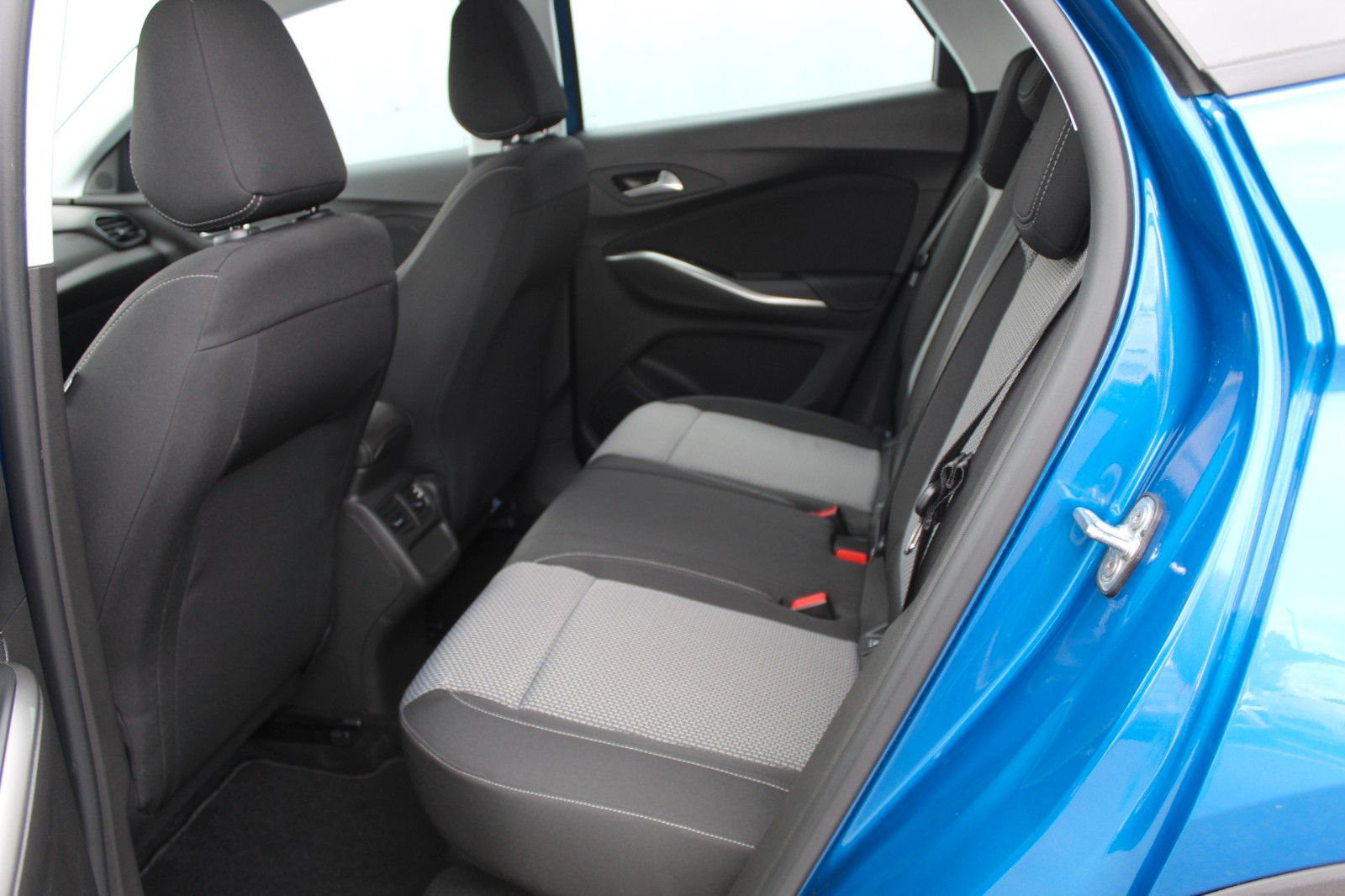 Fahrzeugabbildung Opel Grandland X Edition PDC*Kamera*Met.*Allw.*Nebel