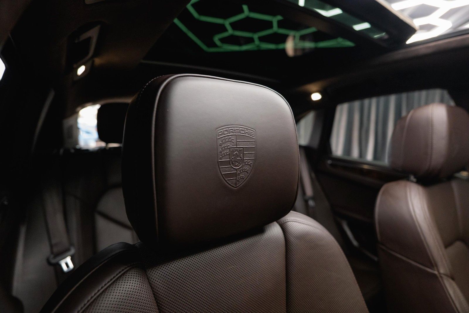 Fahrzeugabbildung Porsche Macan Turbo FENRIR | AURUM | CHRONO+ | LUFT | 21