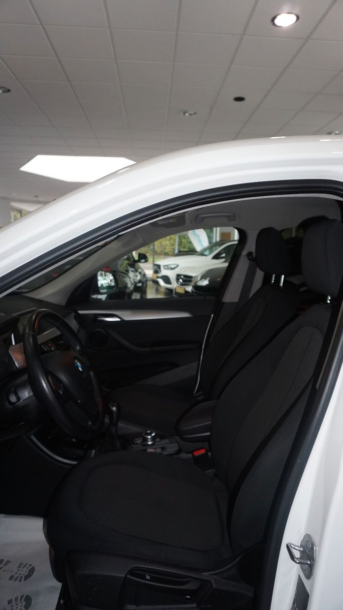 Fahrzeugabbildung BMW X1 sDrive 18 i *NAVIGATION*Elektr.Heckklappe*