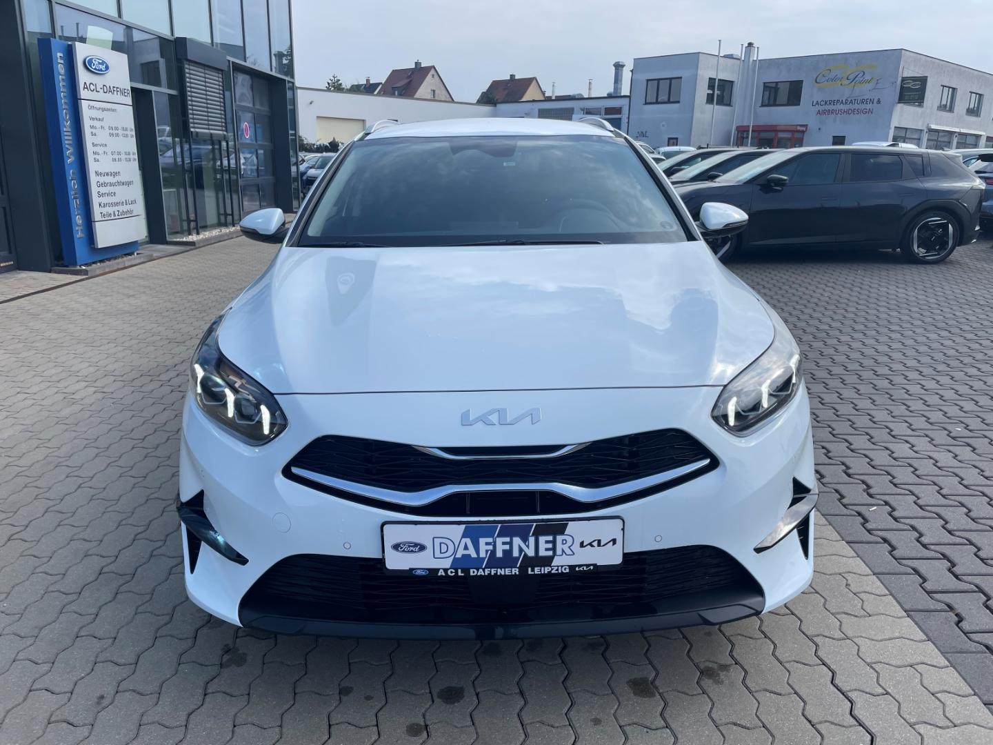 Kia Ceed_sw Ultimate Edition AppleCarPlay P8 P9