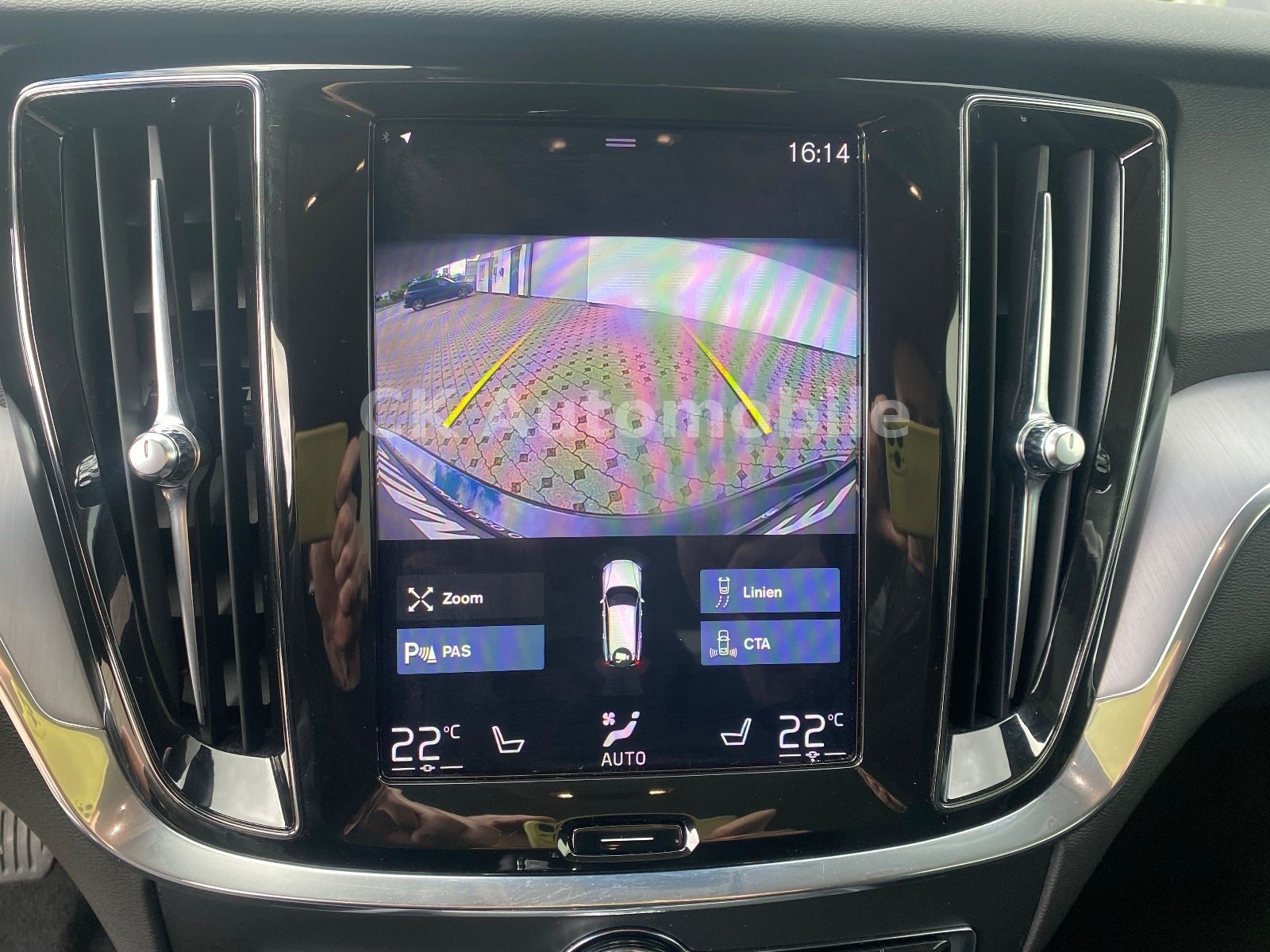 Fahrzeugabbildung Volvo V60 D4 CrossCountry Pro AWD/Navi/BLIS/Kamera/LED