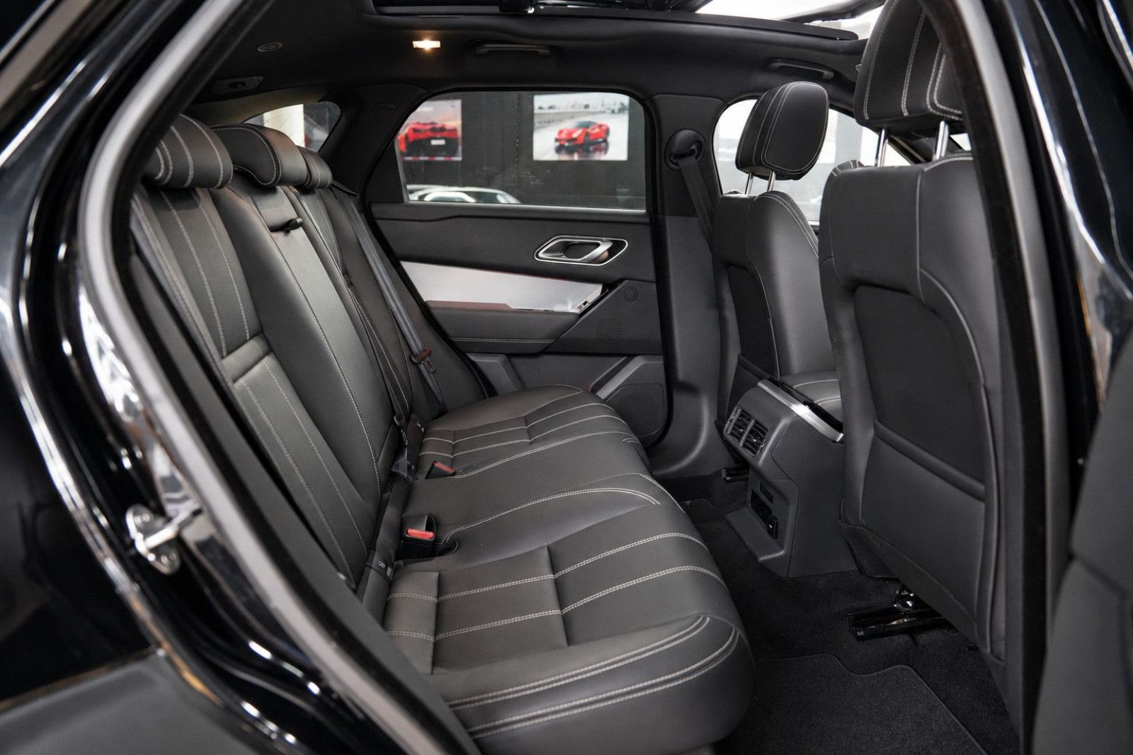 Fahrzeugabbildung Land Rover Range Rover Velar P400e *Panorama*Meridian*Kam