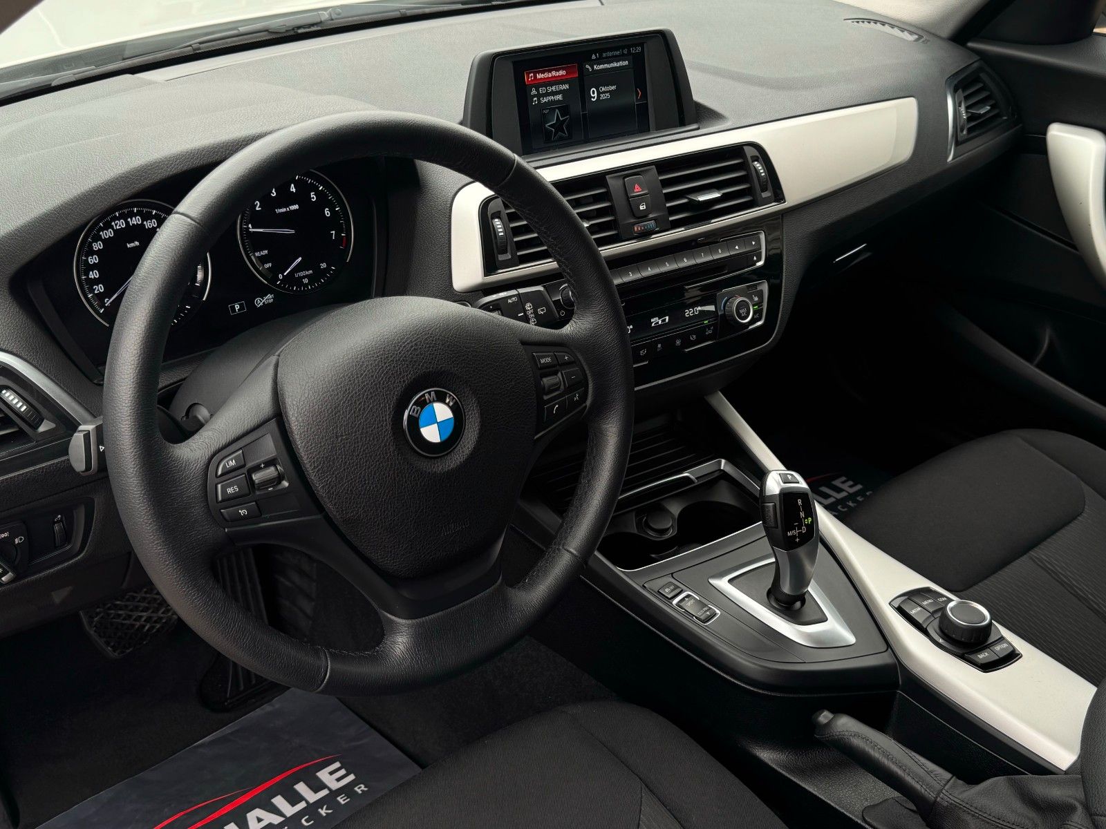 Fahrzeugabbildung BMW 118i Advantage Tempomat BLT PDC LED SHZ AHK