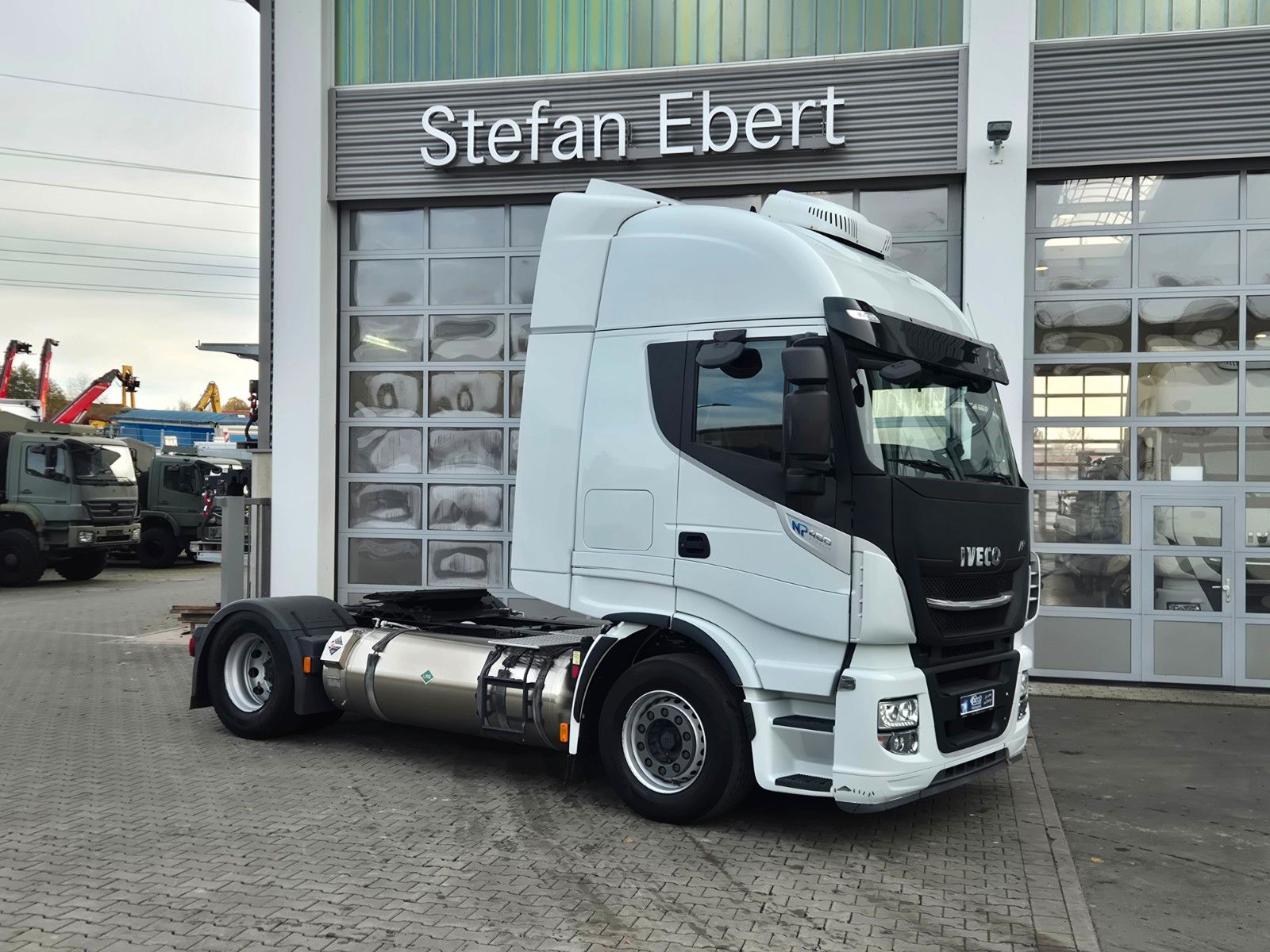 Fahrzeugabbildung Iveco Stralis 460NP LNG Standklima Xenon 3 Stück