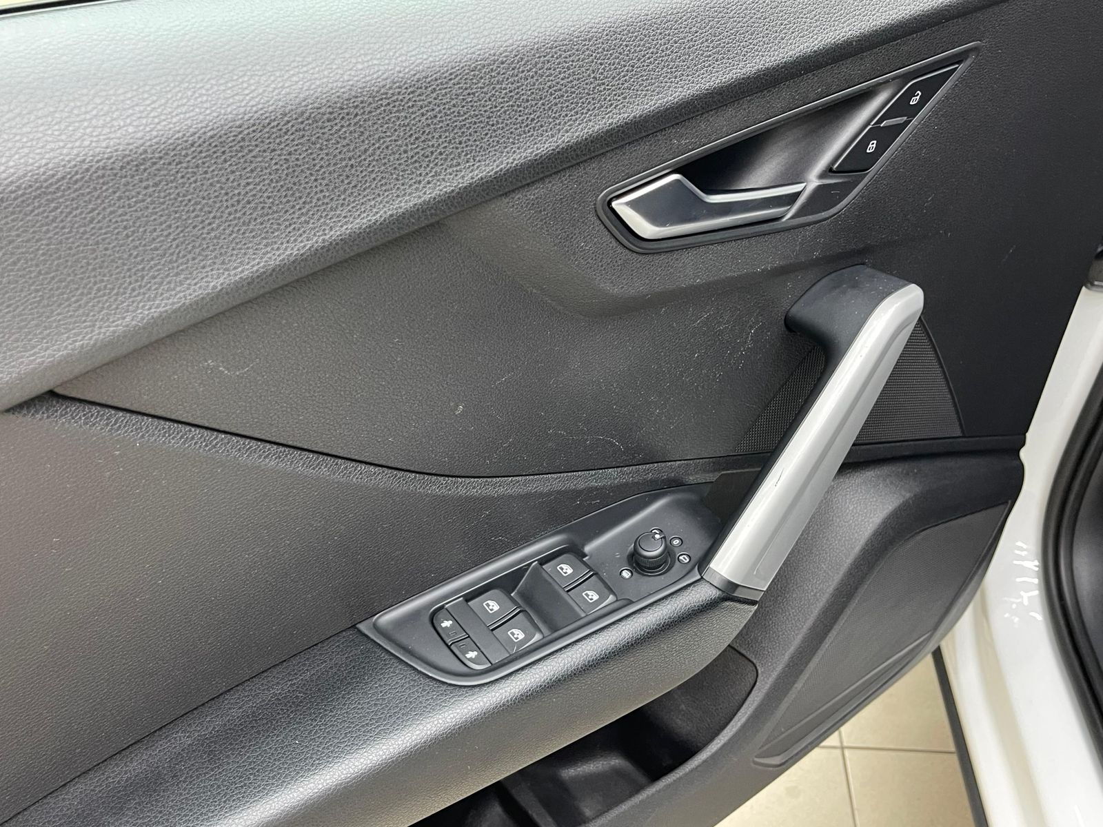 Fahrzeugabbildung Audi Q2 35d Quatt S-Tr. LED+KLIMAUT+HIFI+APS+DAB+ACC