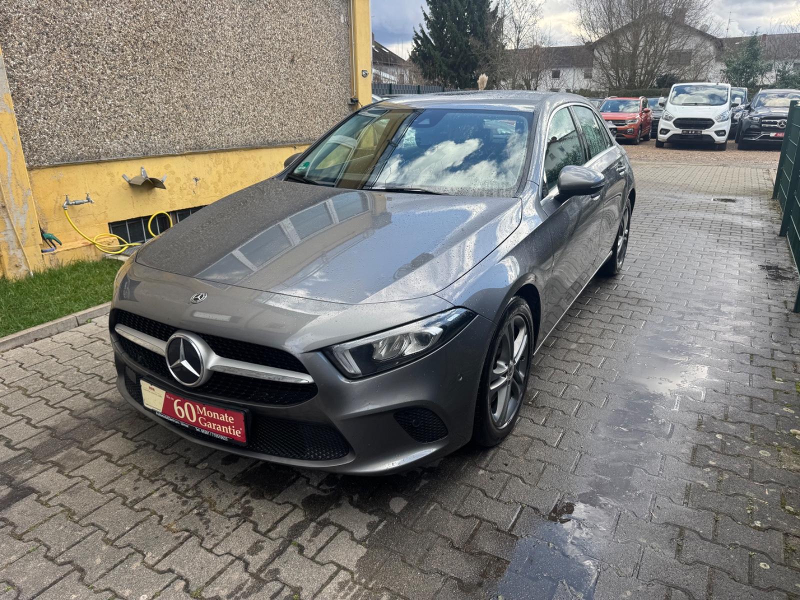 Mercedes-Benz A 220 |WEIRD|TOT-WINKEL|KAMERA|LEDER|