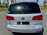 Volkswagen Touran 2.0 TDI|Pano|Navi|AHK|TÜV neu|Scheckheft - Volkswagen Touran aus 2013