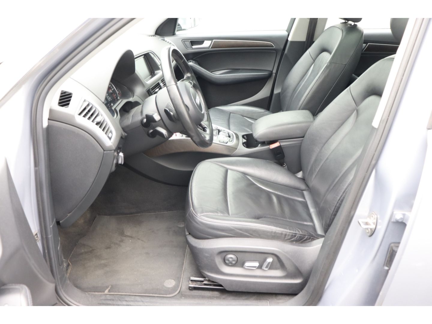 Fahrzeugabbildung Audi Q5 2.0 TDI 140 kW quattro Pano Sound Memory