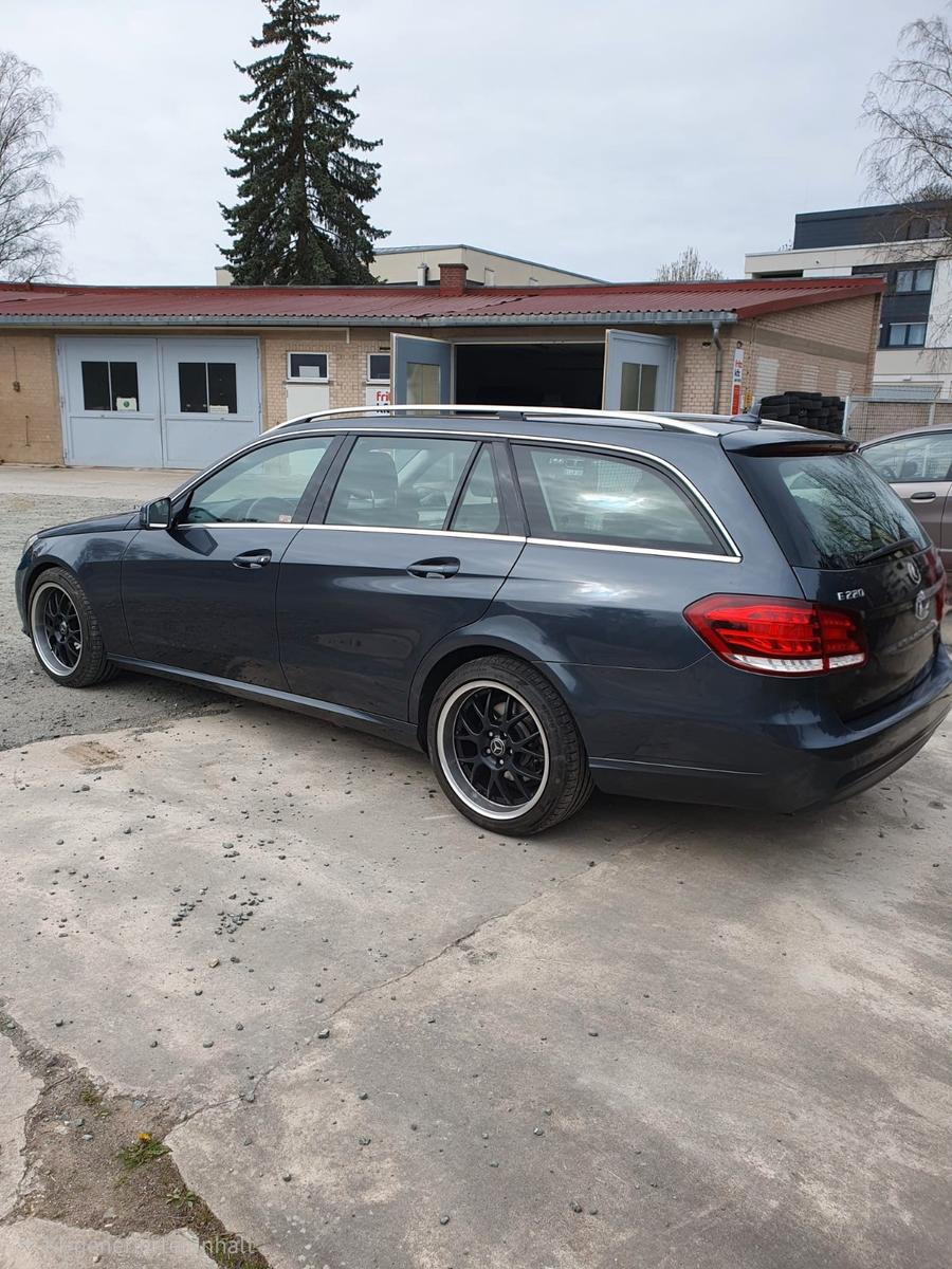 Mercedes-Benz E 220 CDI T Standard