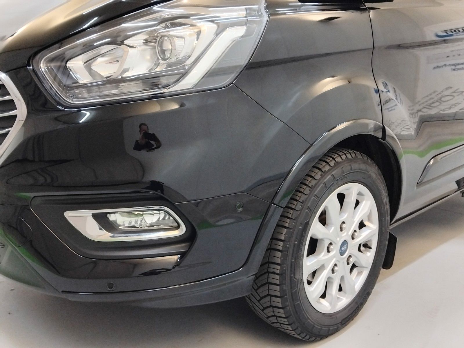 Ford Tourneo Custom (06/2026, Diesel)