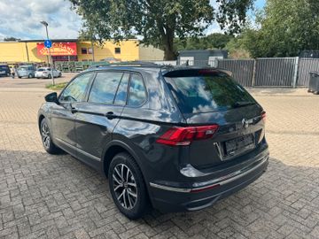 Volkswagen Tiguan - 5
