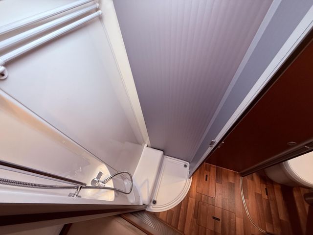 HYMER ERIBA HYMERCAR B-Klasse 678 NAVIKAMSATTVKLIMABACKOFENSOLA