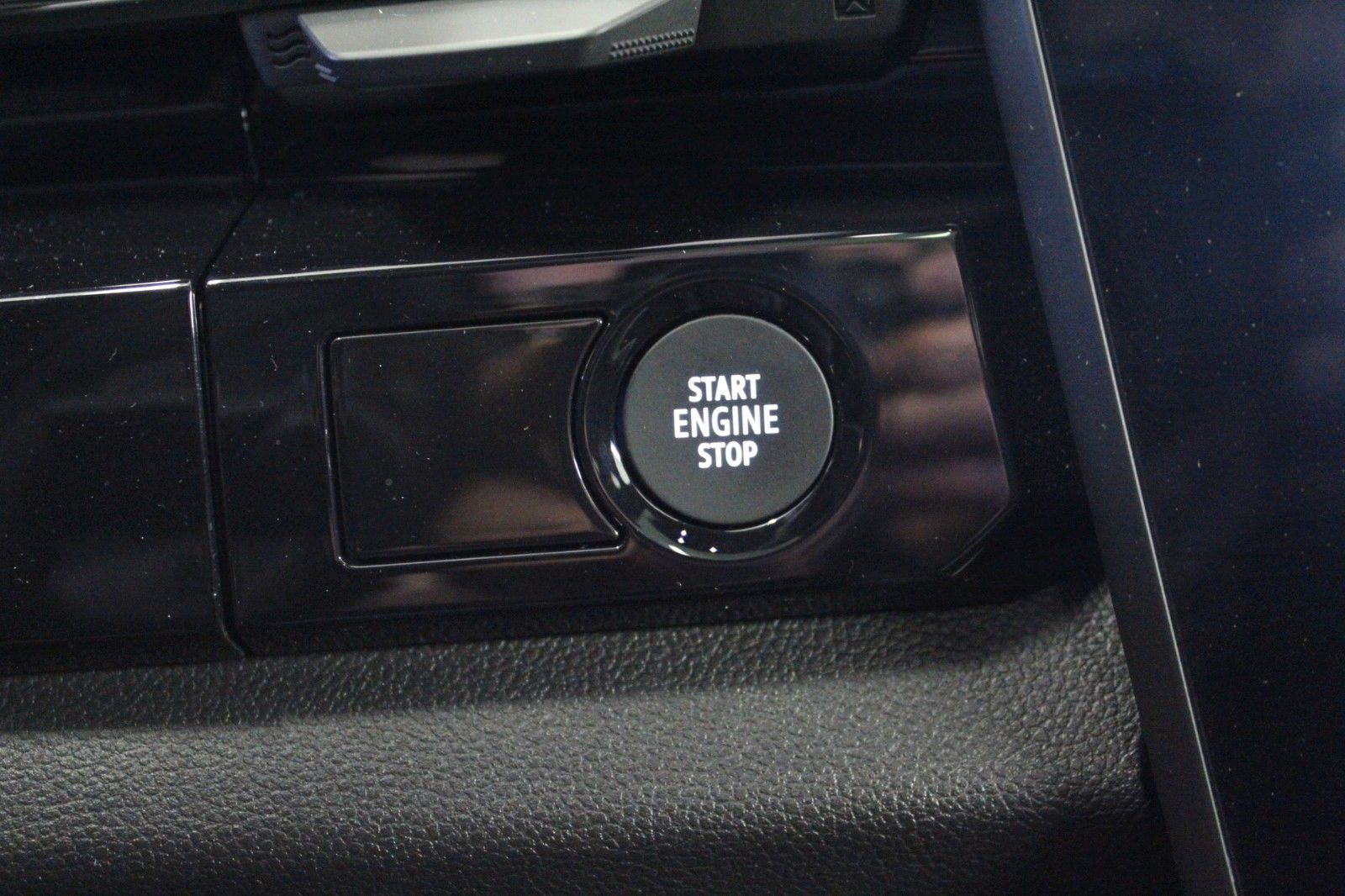 Fahrzeugabbildung Renault Austral E-Tech Full Hybrid 200 Techno Esprit Alp