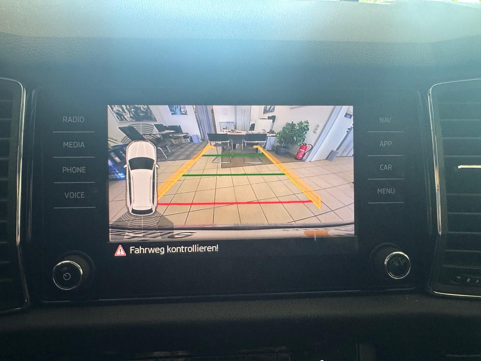 Fahrzeugabbildung SKODA Kodiaq Style  /AHK/1.HAND/SCHECKHEFT/NAVI