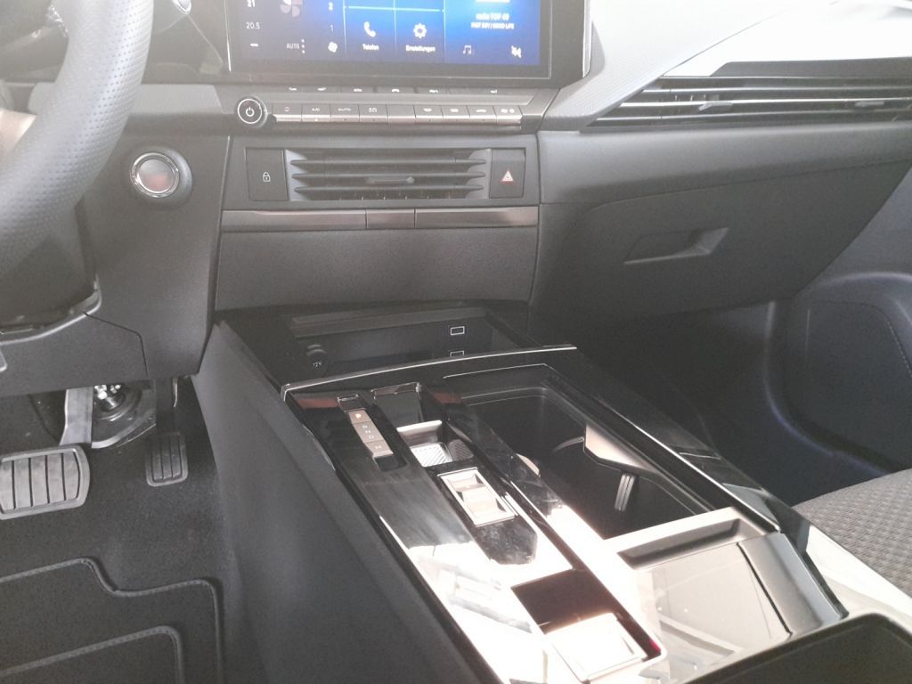 Fahrzeugabbildung Opel Astra ST 1.2 Turbo Automatik Sitz/Lenkradheizung