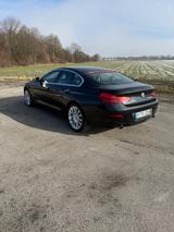 BMW 640dXdrive| BJ 2014| 171.000 km| VTG NEU|TÜV - schwarze BMW 640 Gran Coupé