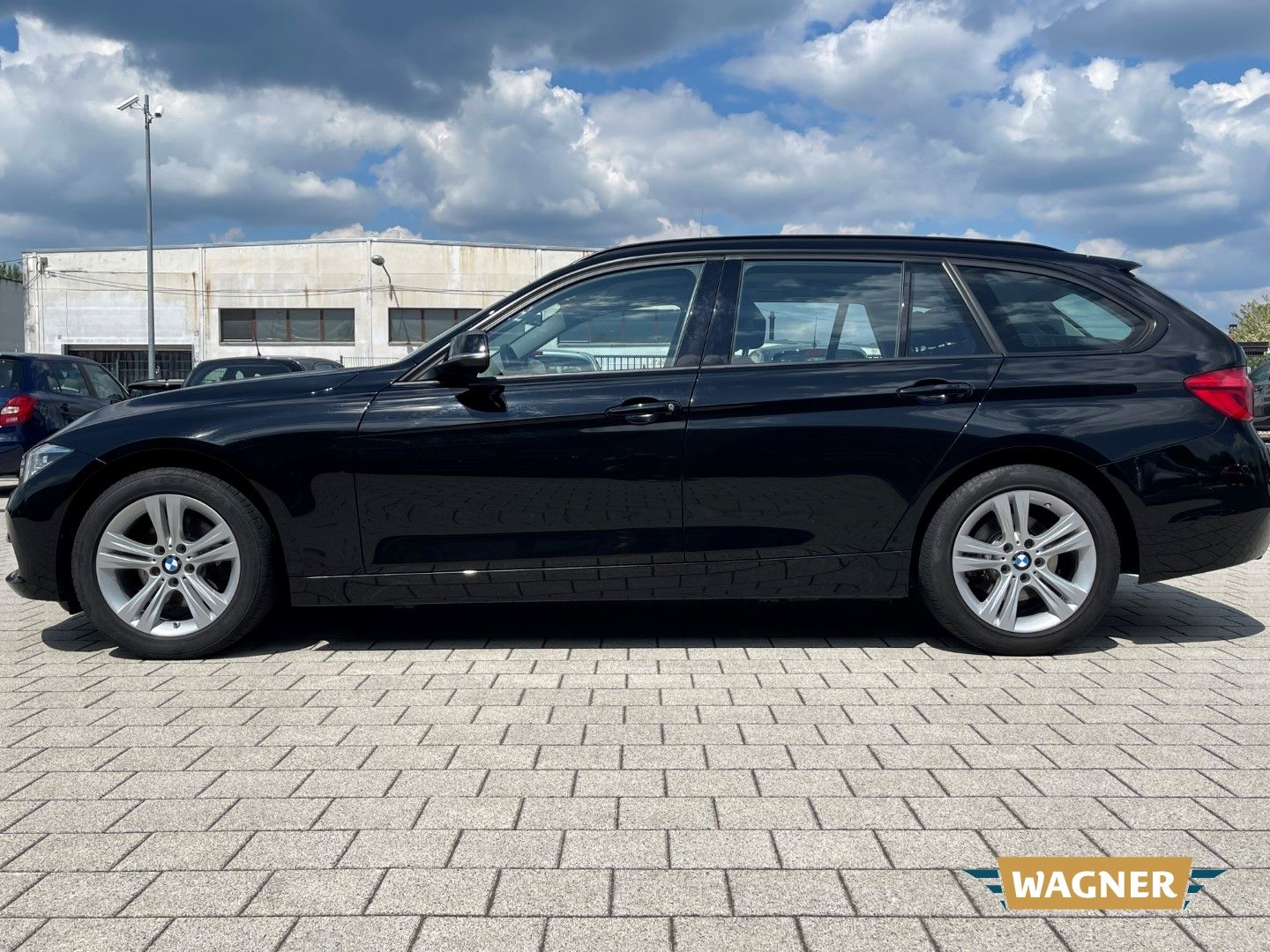 Fahrzeugabbildung BMW 320 d Sport Line Touring Klimaautomatik